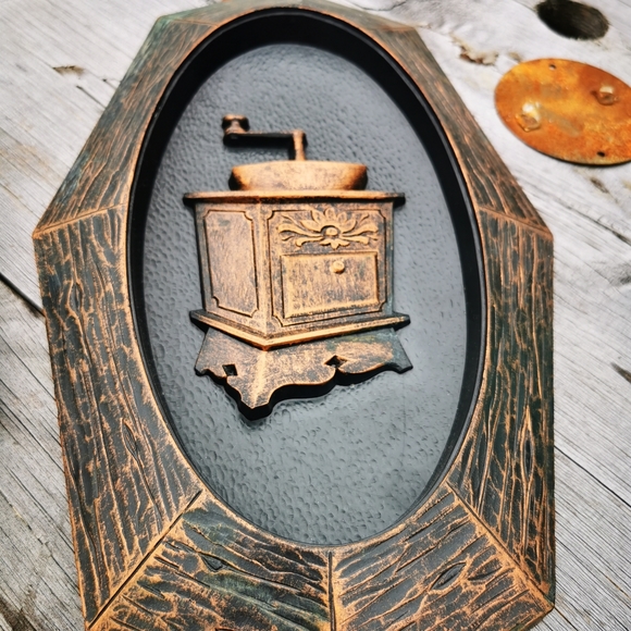 Vintage Dart Industries Plastic Rustic Wall Hanging Plaques - Picture 6 of 14